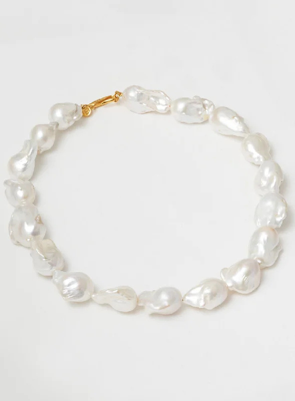 Ladies gold necklace-Giant pearl 14K Gold Plated Necklace w. Pearls