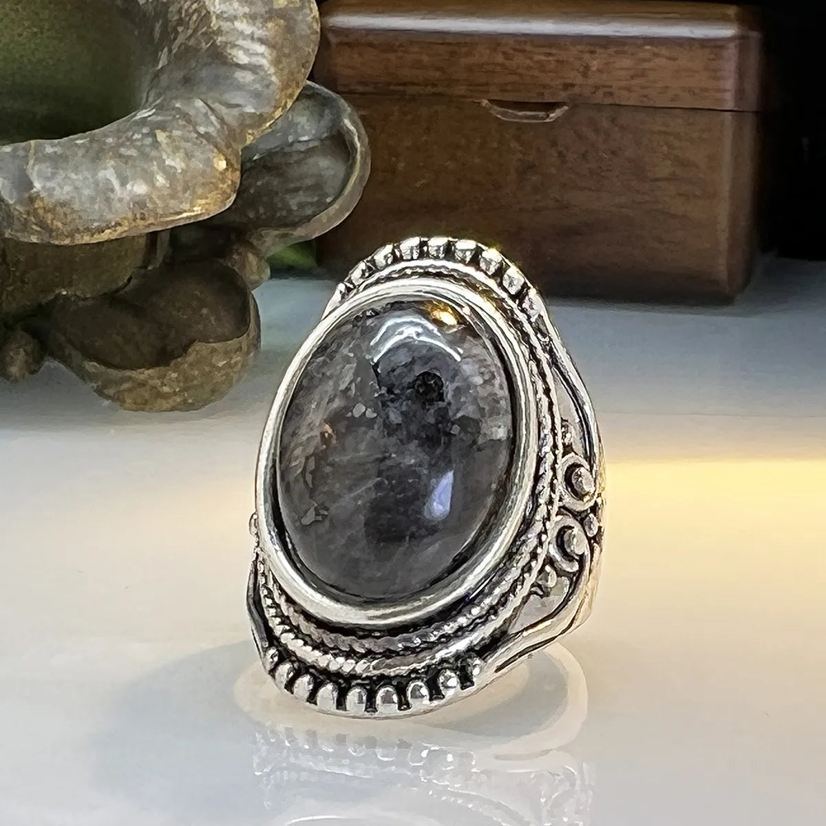 Ladies sapphire diamond ring-Retro Natural Stone Flash Stone Ring Ethnic Style Carved Exaggerated Ring