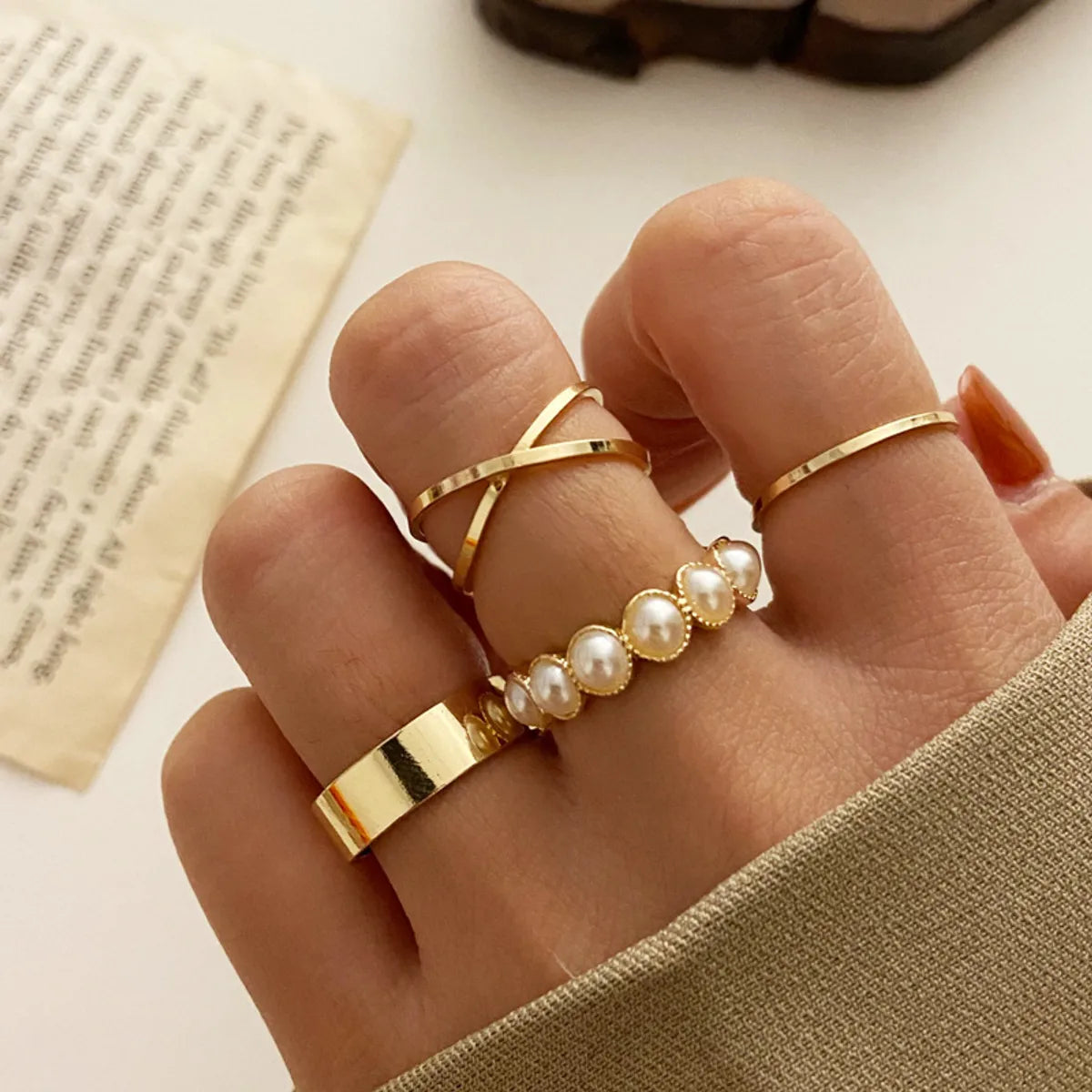 Ladies antique wedding ring-Retro Inlaid Pearl Ring Four Piece Set