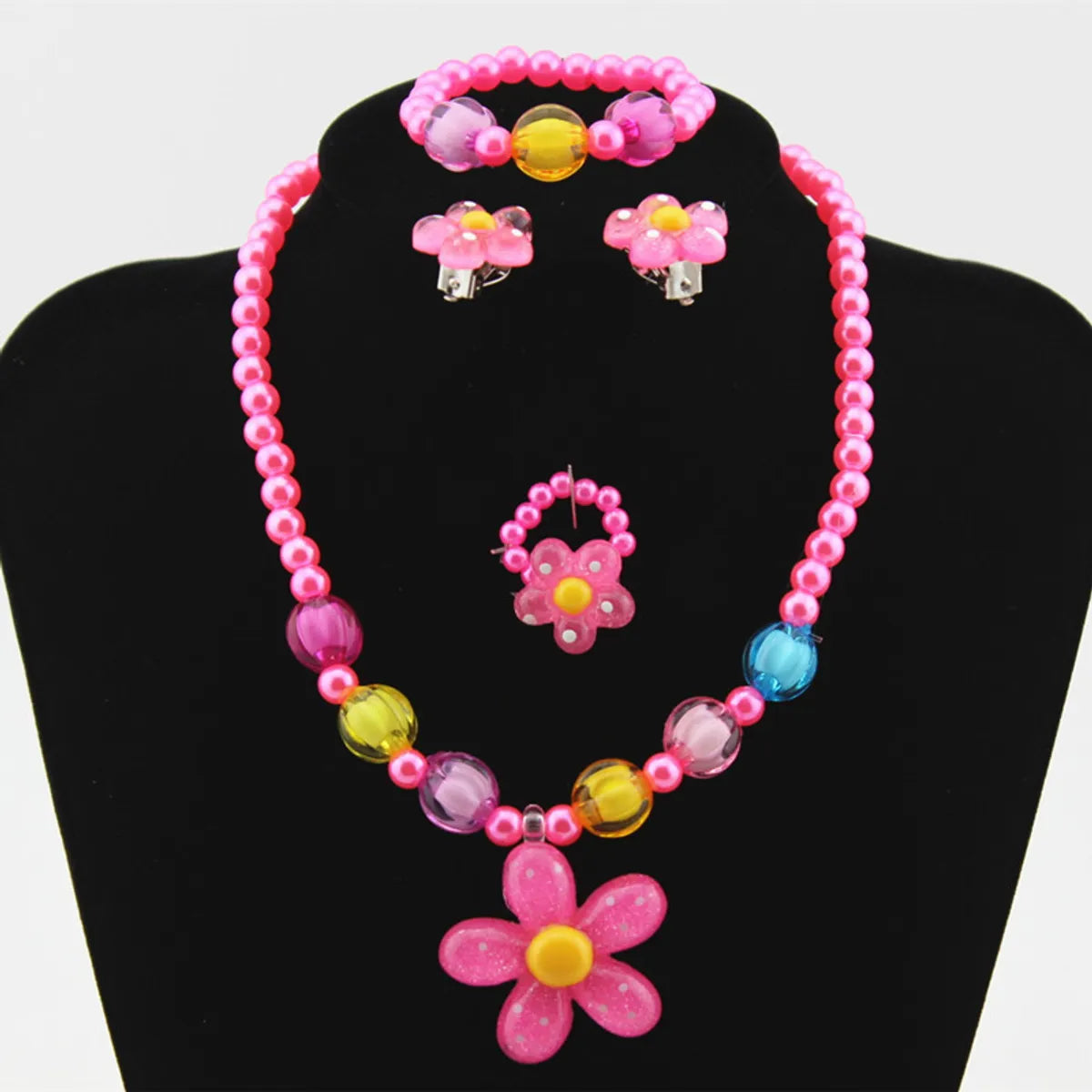 Ladies vintage style ring-Children's Resin Necklace Bracelet 4 Pcs Set Rings Ear Studs Girls' Plastic Flower-shaped Set Wholesale