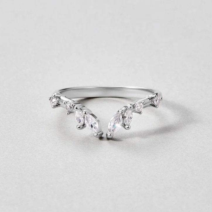 Ladies wedding band ring-Lily Crystal Silver Vine Ring